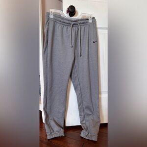 Women’s Nike Therma-Fit Gray Sweatpants
